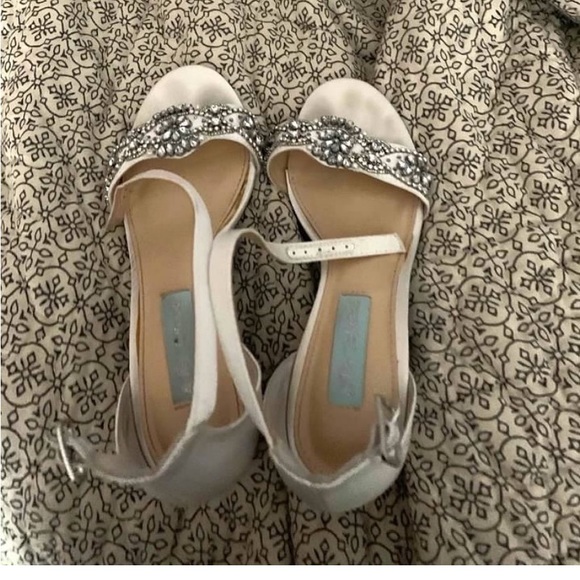 Heels - Picture 1 of 1